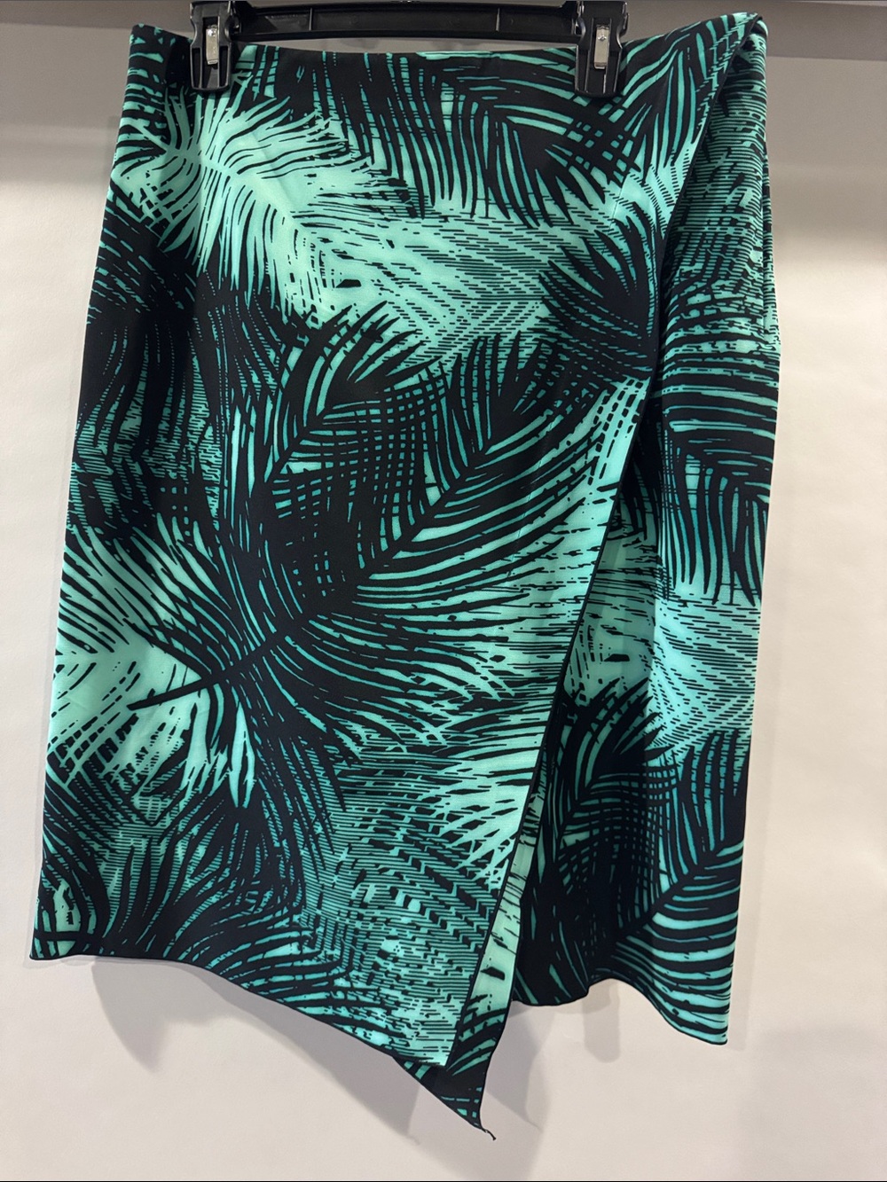 Worthington Black and Aqua Palm Skirt